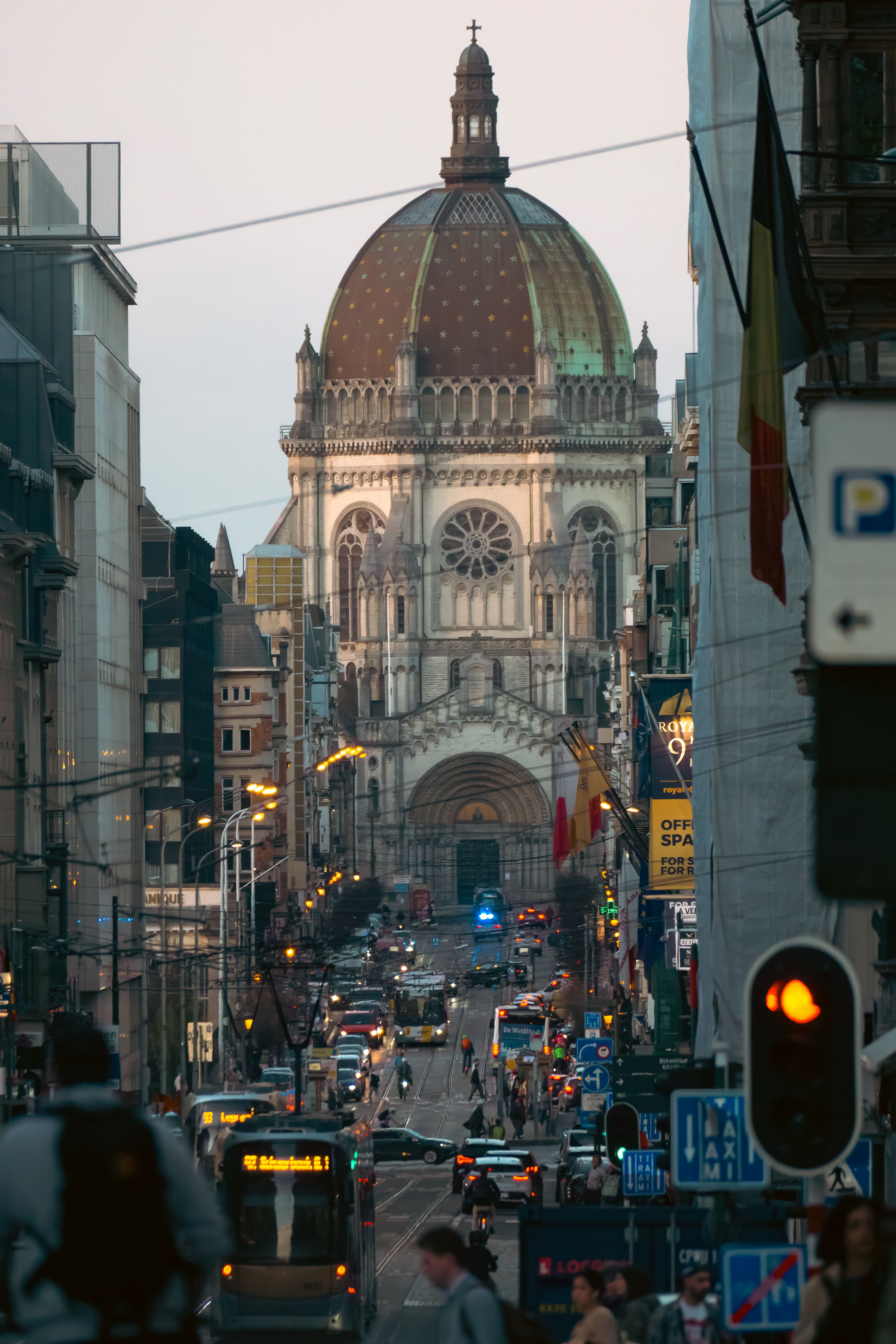 Rue bruxelloise, église Sainte-Marie
